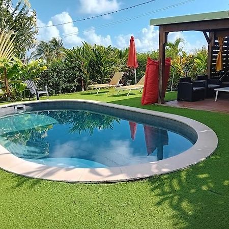 Goyave Au Coeur Du Papillon Piscine Collective En Familleヴィラ エクステリア 写真